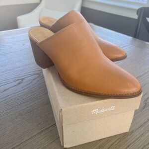 Madewell “The Harper Mule”. Size 7.5. Tan. Excellent used condition.